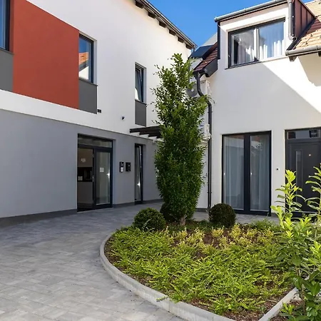 Apartament Dotis *