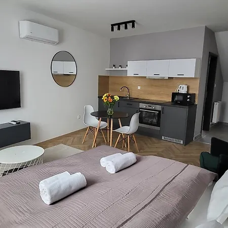 Apartament Dotis *
